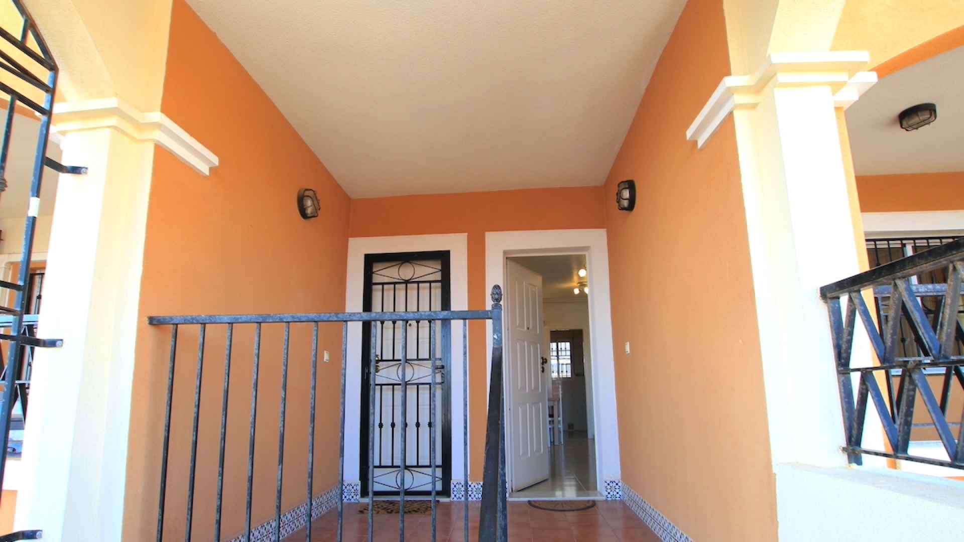 48895_charming_2_bed_top_floor_apartment_with_salt_lake_views_080425094928_img_1256