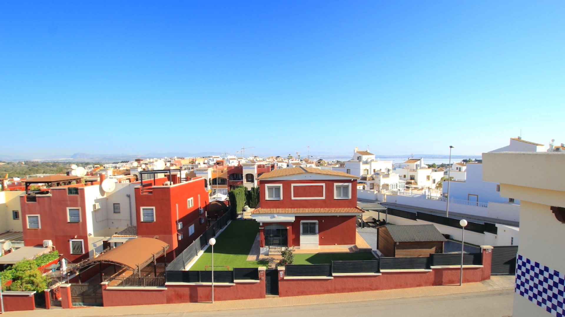 48895_charming_2_bed_top_floor_apartment_with_salt_lake_views_080425094928_img_1305
