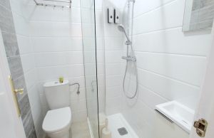 48895_charming_2_bed_top_floor_apartment_with_salt_lake_views_080425094922_img_1280