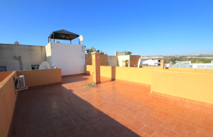 48895_charming_2_bed_top_floor_apartment_with_salt_lake_views_080425094923_img_1299