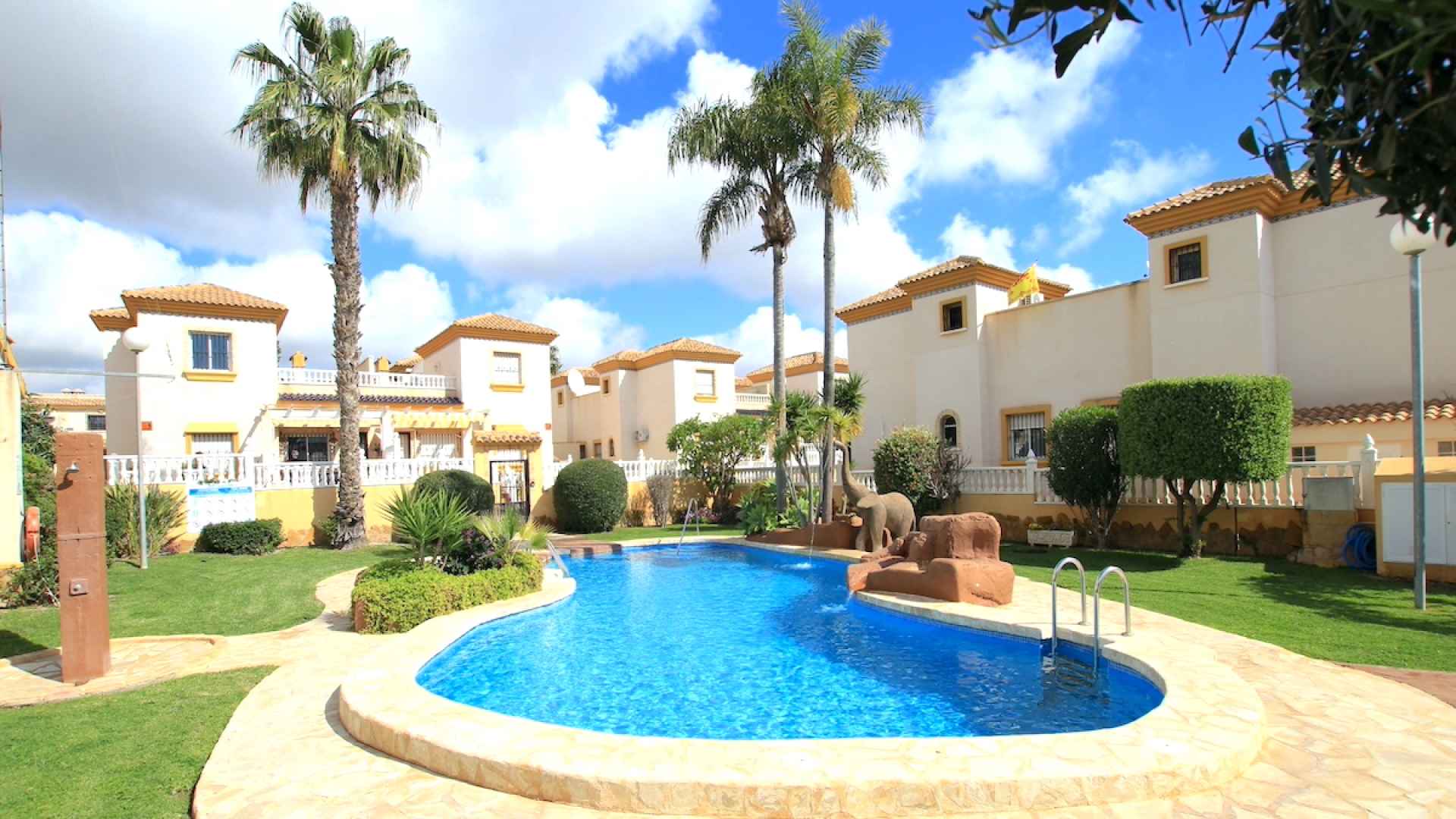 48945_stylish_3_bedroom_townhouse_in_residential_inspiracion_ii_(pau_8)_090525102955_4