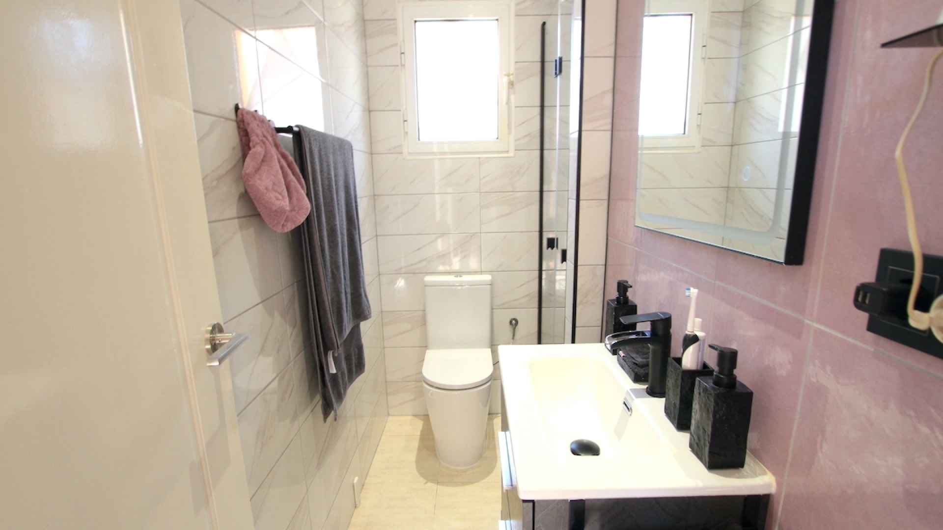48945_stylish_3_bedroom_townhouse_in_residential_inspiracion_ii_(pau_8)_090525103023_img_2555