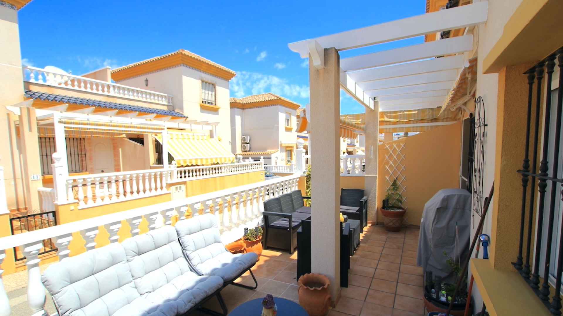 48945_stylish_3_bedroom_townhouse_in_residential_inspiracion_ii_(pau_8)_090525103028_img_2586