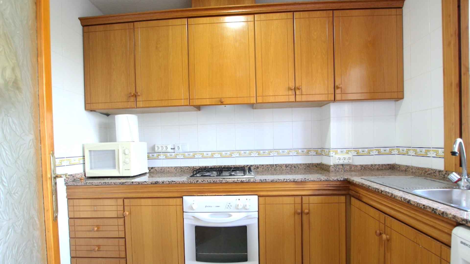 48944_charming_ground_floor_coastal_apartment_walking_distance_to_the_beach_070525121632_img_2509