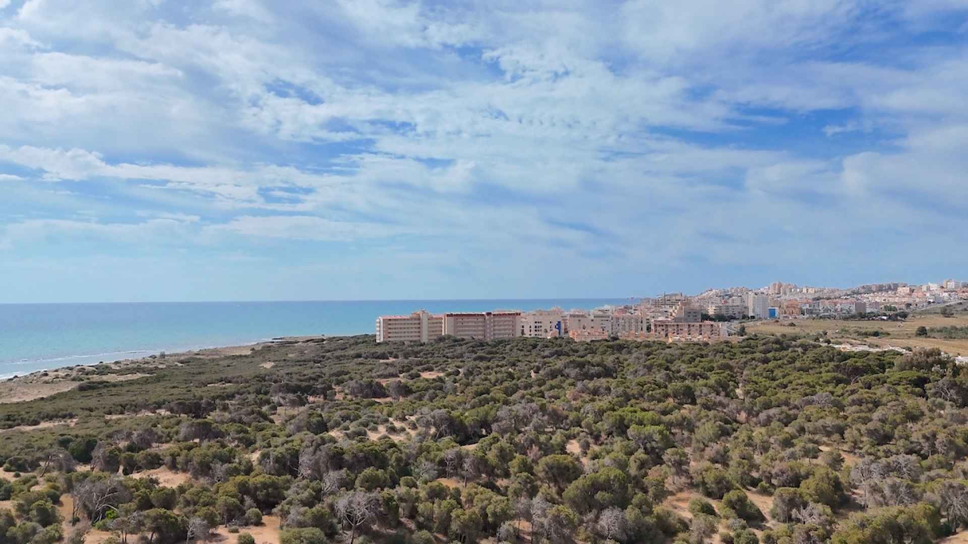 48944_charming_ground_floor_coastal_apartment_walking_distance_to_the_beach_070525124754_dji_20250507103212_0002_d